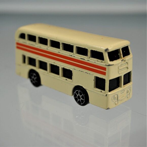 Vintage Maisto Daimler Double Decker Bus Diecast Toy Car - Picture 5 of 8